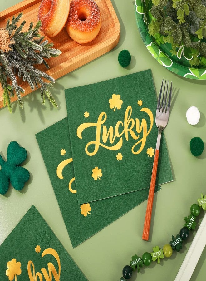 وولاين مجموعة مناديل واين لعيد القديس باتريك، 80 منديل، مقاس 6.5 × 6.5 بوصة، مناديل ذهبية لامعة، مناديل ورقية خضراء مزينة بنبات البرسيم، للاستخدام مرة واحدة، مثالية لتزيين طاولات حفلات الأعياد الأيرلندية. - Image 5